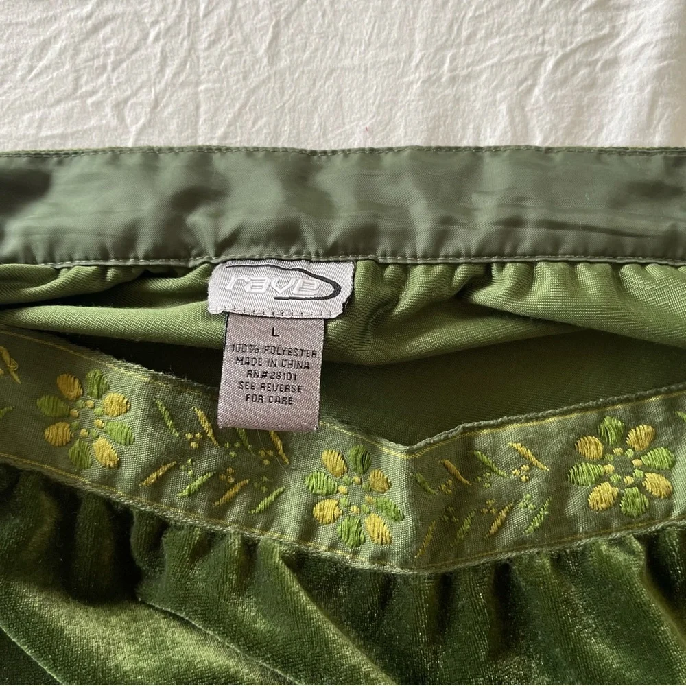 Vintage Y2K Green Velvet Renaissance Fairy Whimsigoth Embroidered Fairy Skirt - Picture 8 of 13